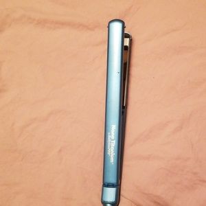Babyliss Nano Titanium Flat Iron